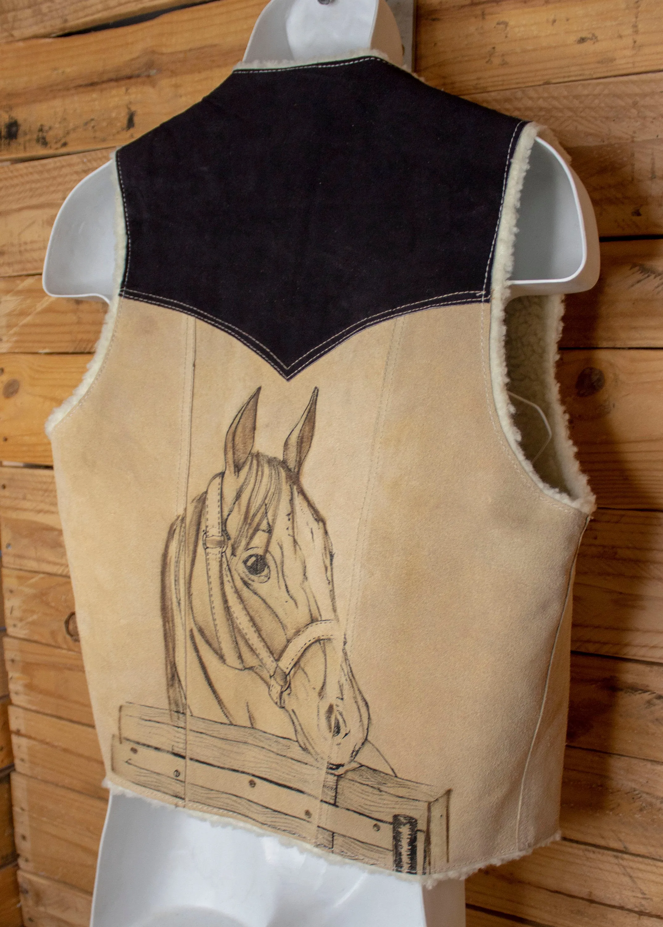 AUTHENTIC SUEDE LEATHER stamped Horse Western sheep wool cowboy Caballo vest Size M