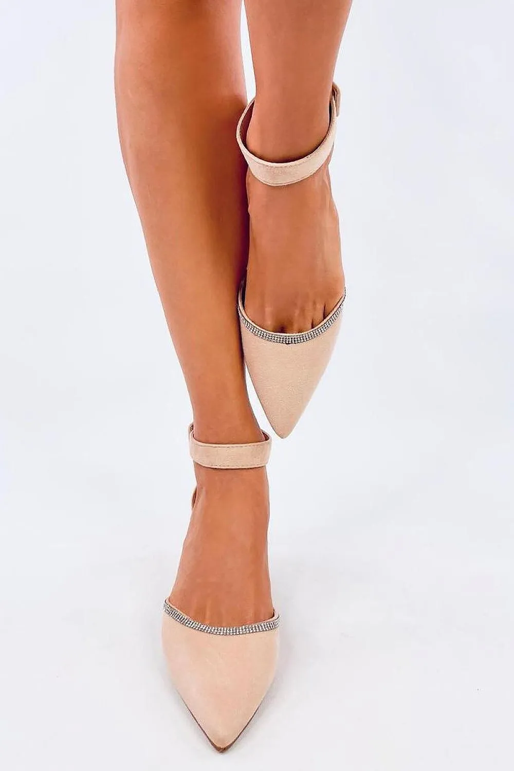 Block heel pumps