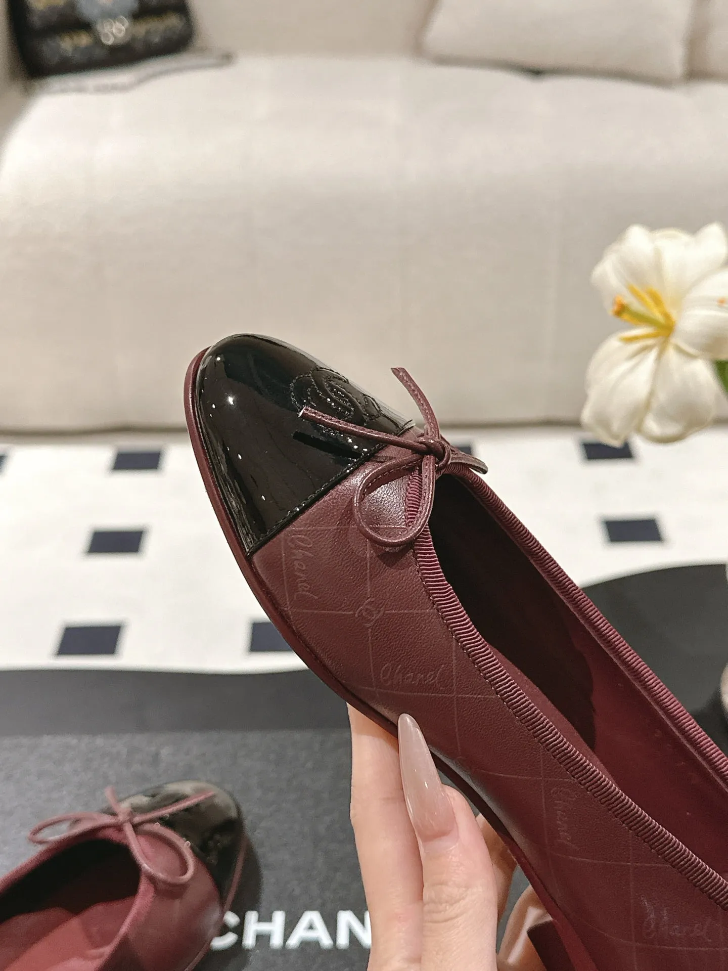 cc 25c ballet flat cross line pattern burgundy lambskin 237483