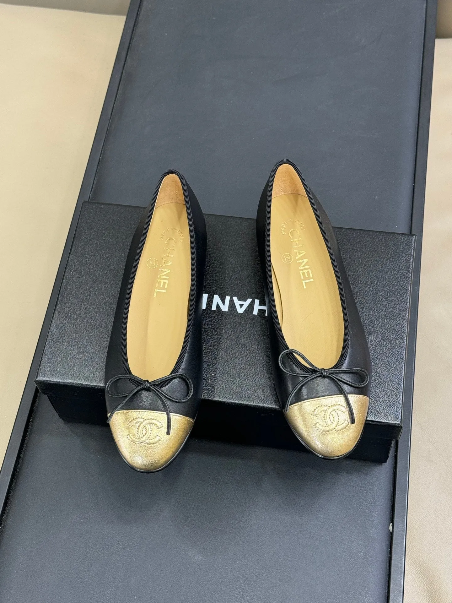 CC Classic Ballet Flats Black Gold Lambskin 282277