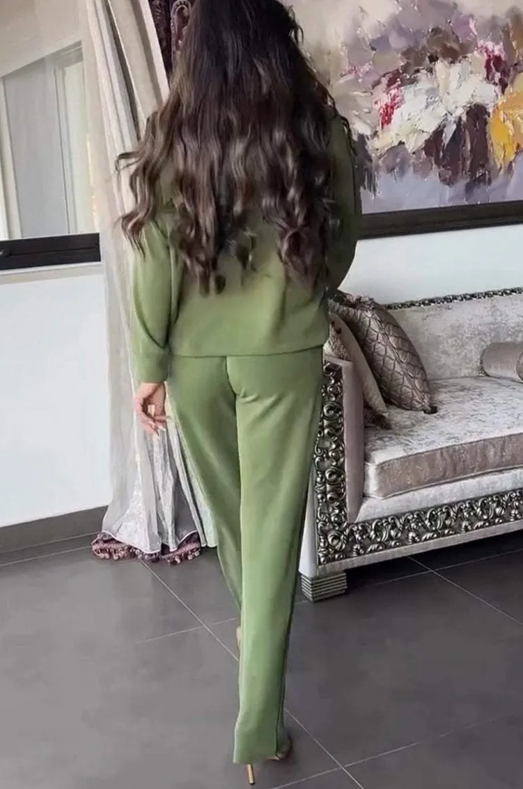Comfortable Long-Sleeved Hoodie and Trousers Two-Piece Set for Casual Warmth