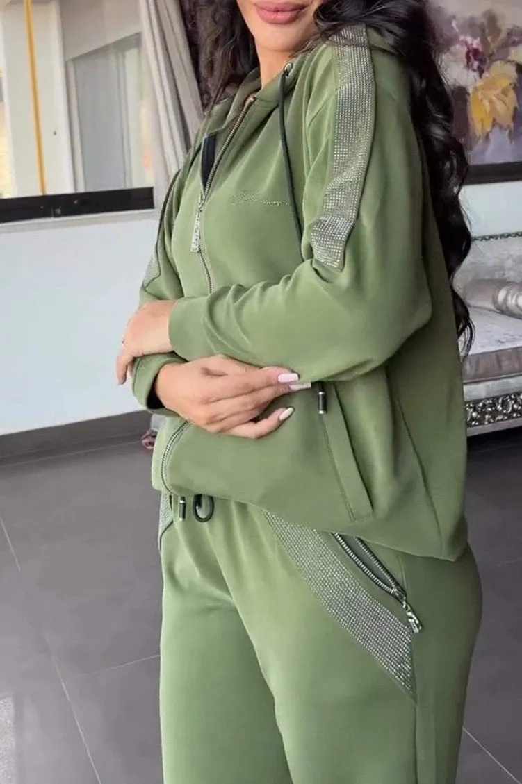 Comfortable Long-Sleeved Hoodie and Trousers Two-Piece Set for Casual Warmth