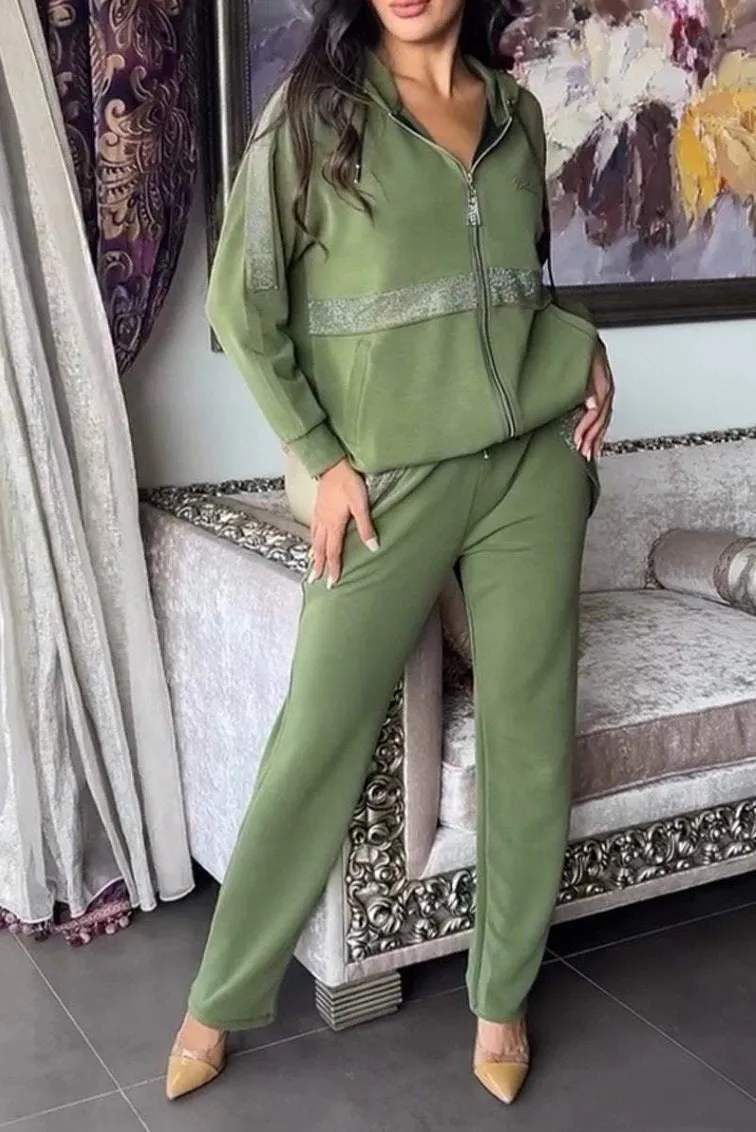 Comfortable Long-Sleeved Hoodie and Trousers Two-Piece Set for Casual Warmth