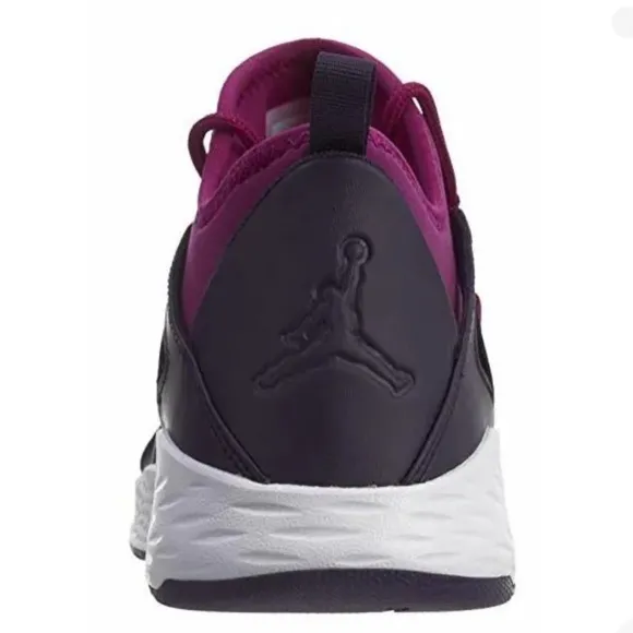 JORDAN Formula  23 big girl sneakers