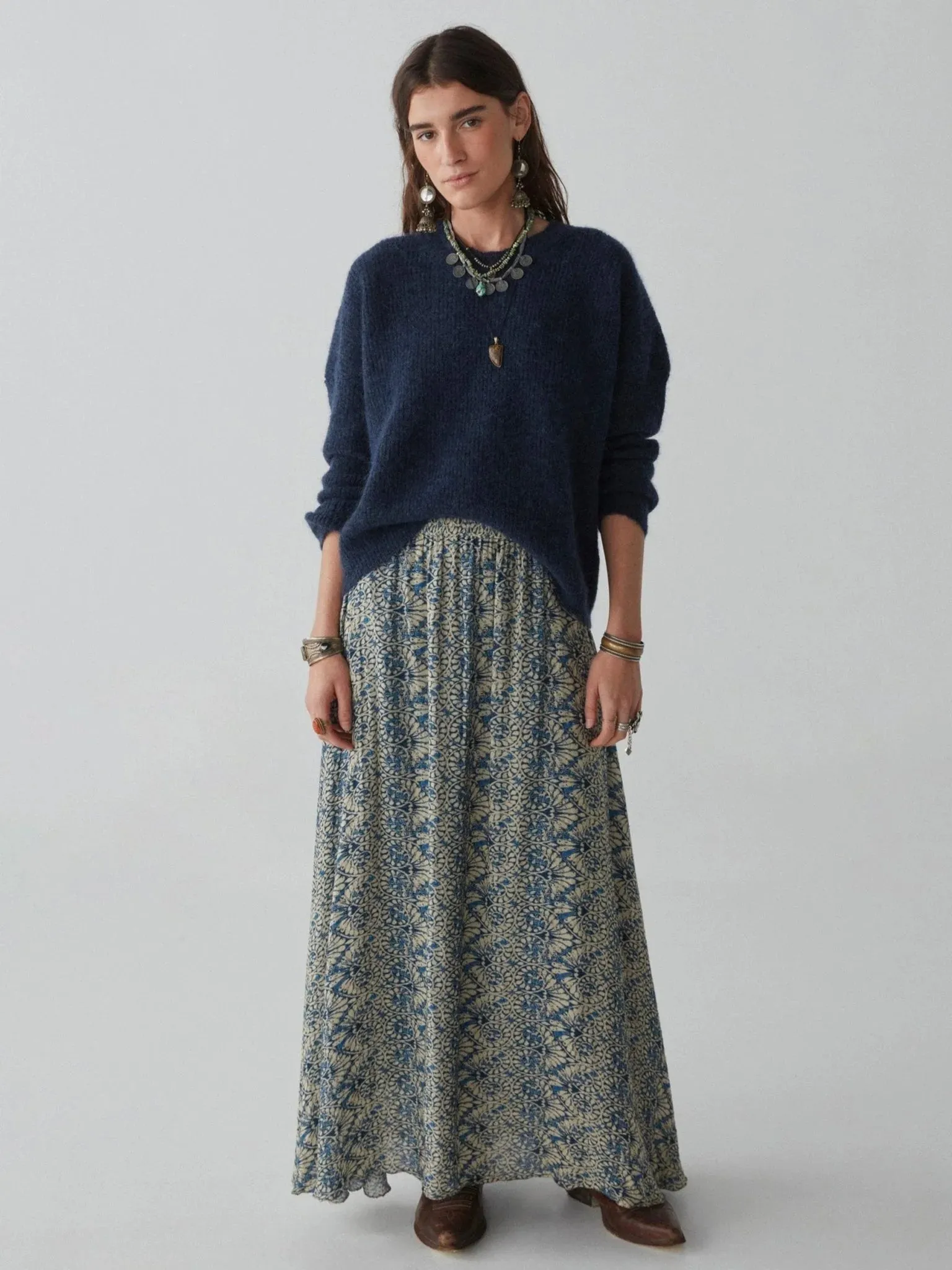 MAISON HOTEL Philippo Alpaca Sweater in Blueberry