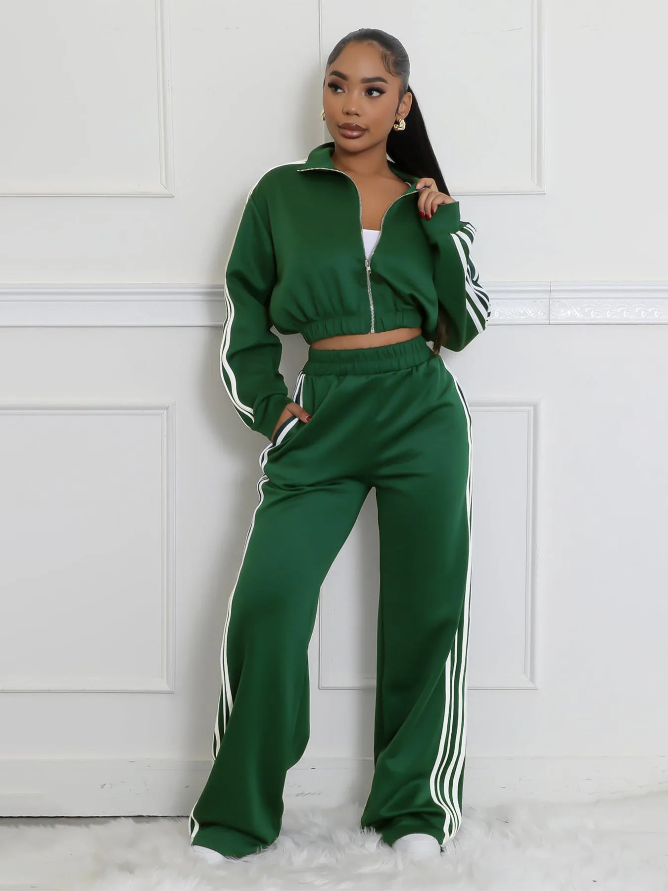 Stylish Striped Zipper Tracksuit Set with High-Waisted Pants