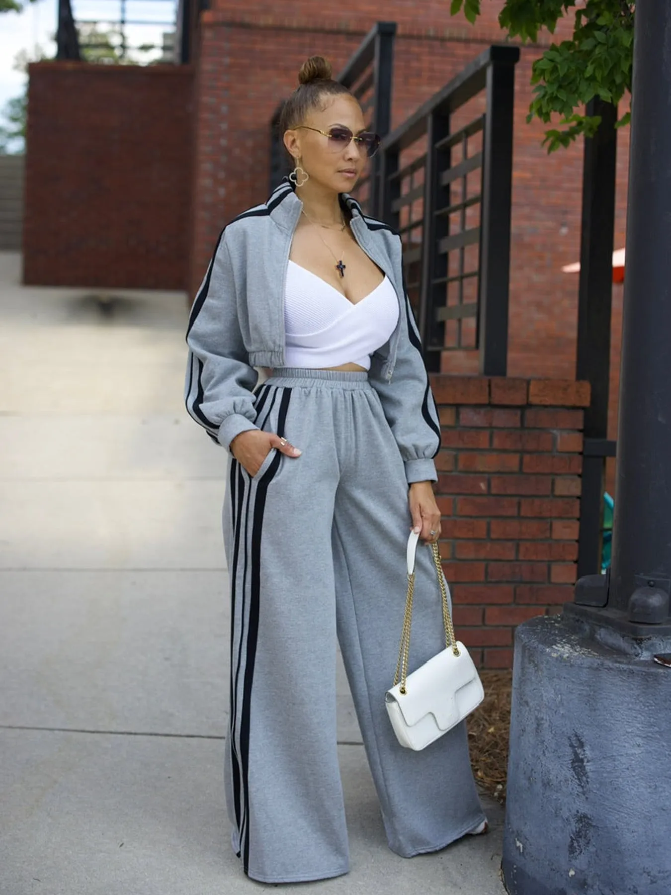 Stylish Striped Zipper Tracksuit Set with High-Waisted Pants