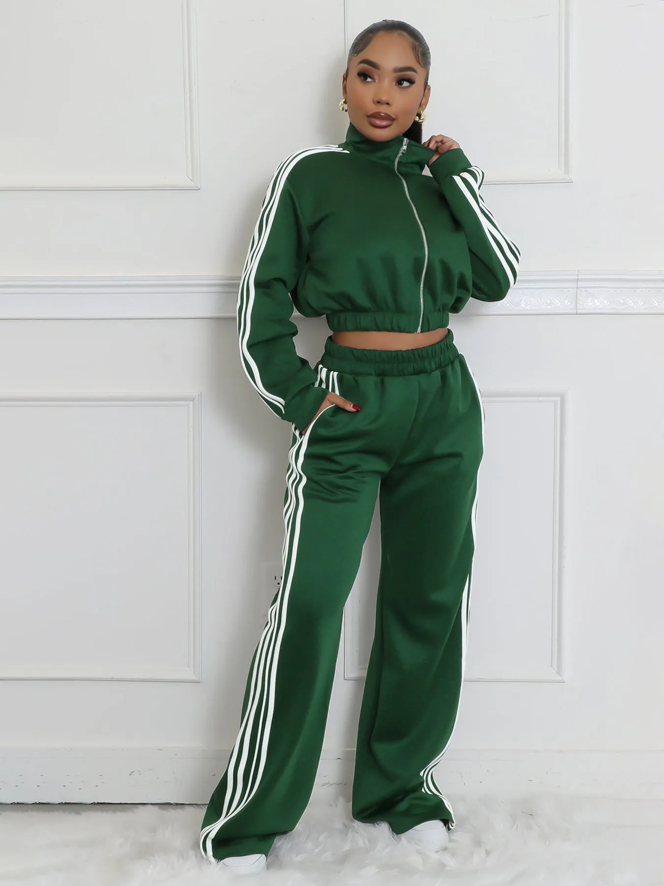 Stylish Striped Zipper Tracksuit Set with High-Waisted Pants