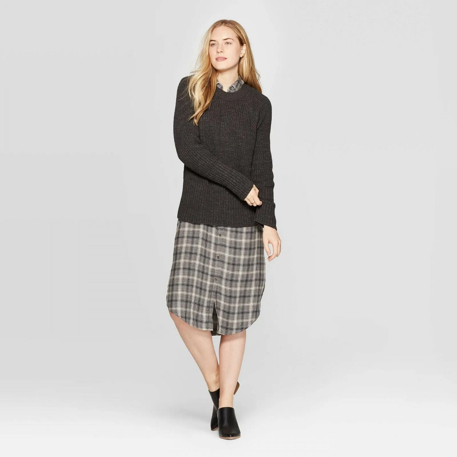 Universal Thread Women's Long Sleeve Crew Neck Raglan Pullover Sweater