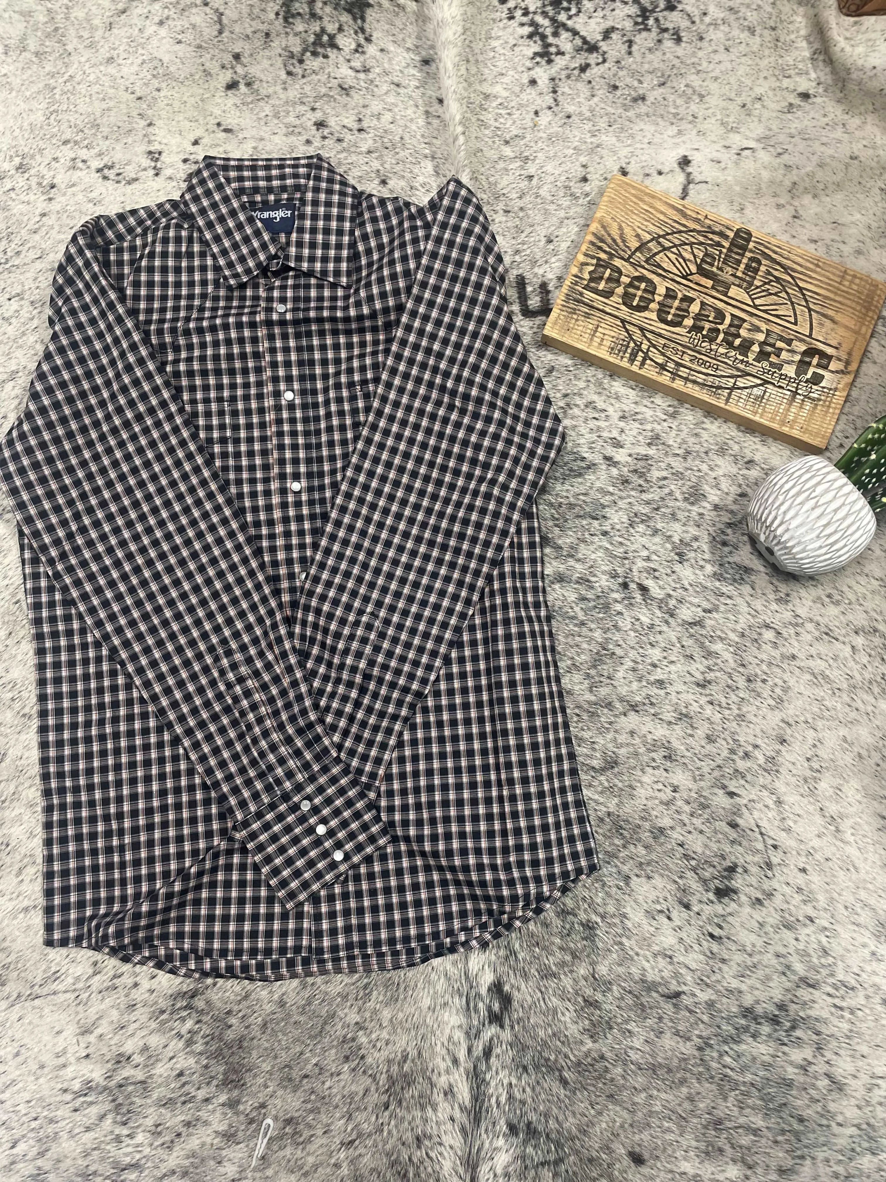 Wrangler Men's Black Stripped Pearl Snap